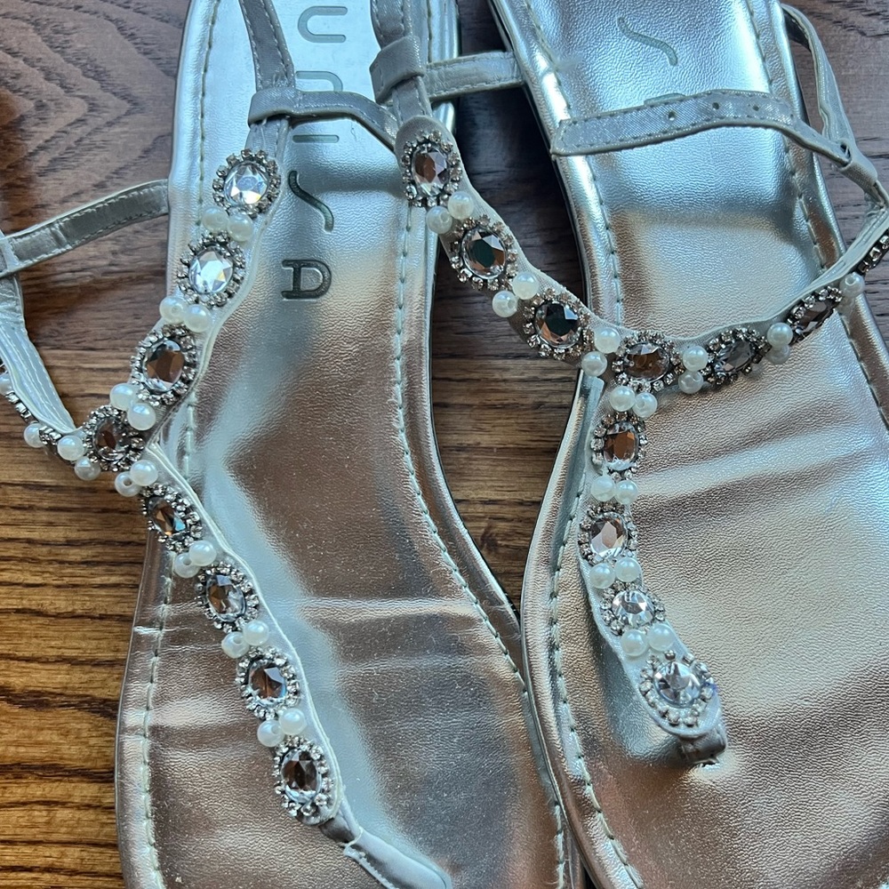 Women’s beaded silver sandals Unisa size 9